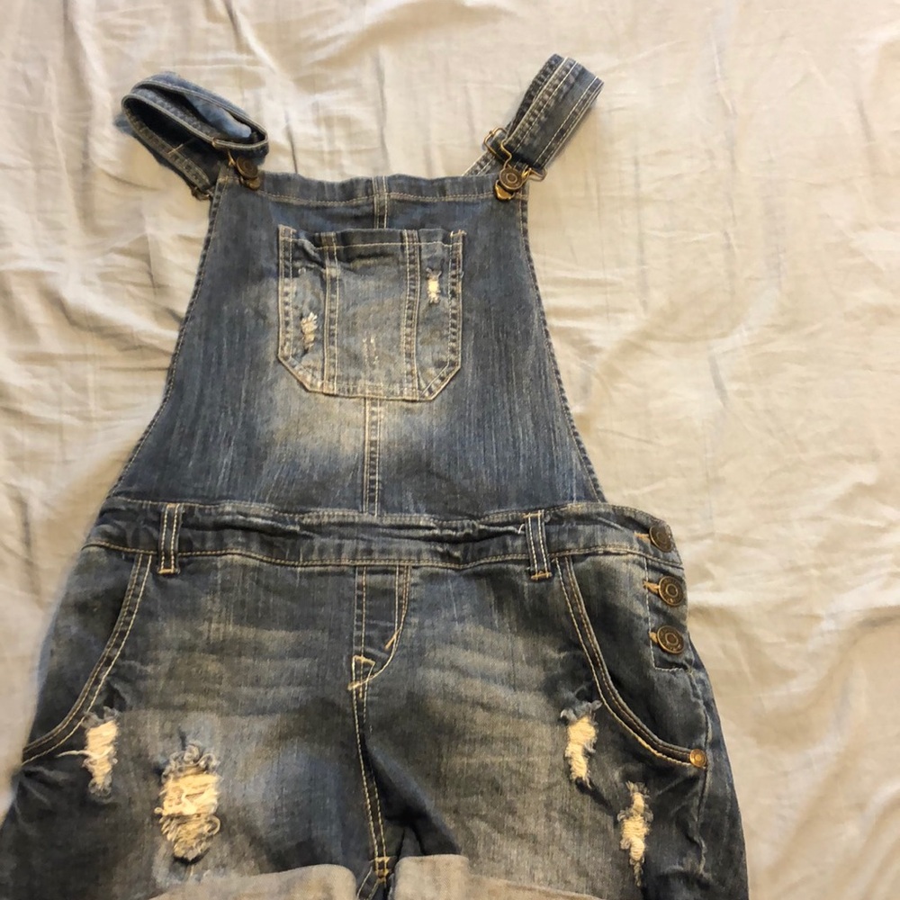 Short overalls